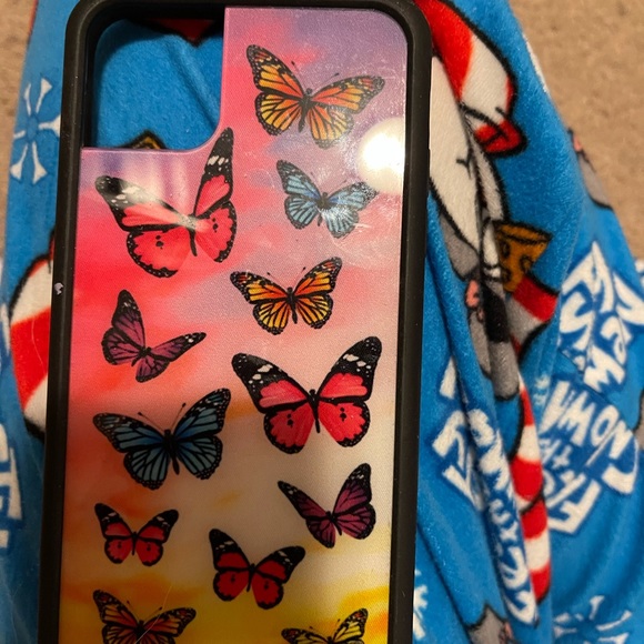 Wildflower Iphone 11 pro max case - Picture 1 of 2